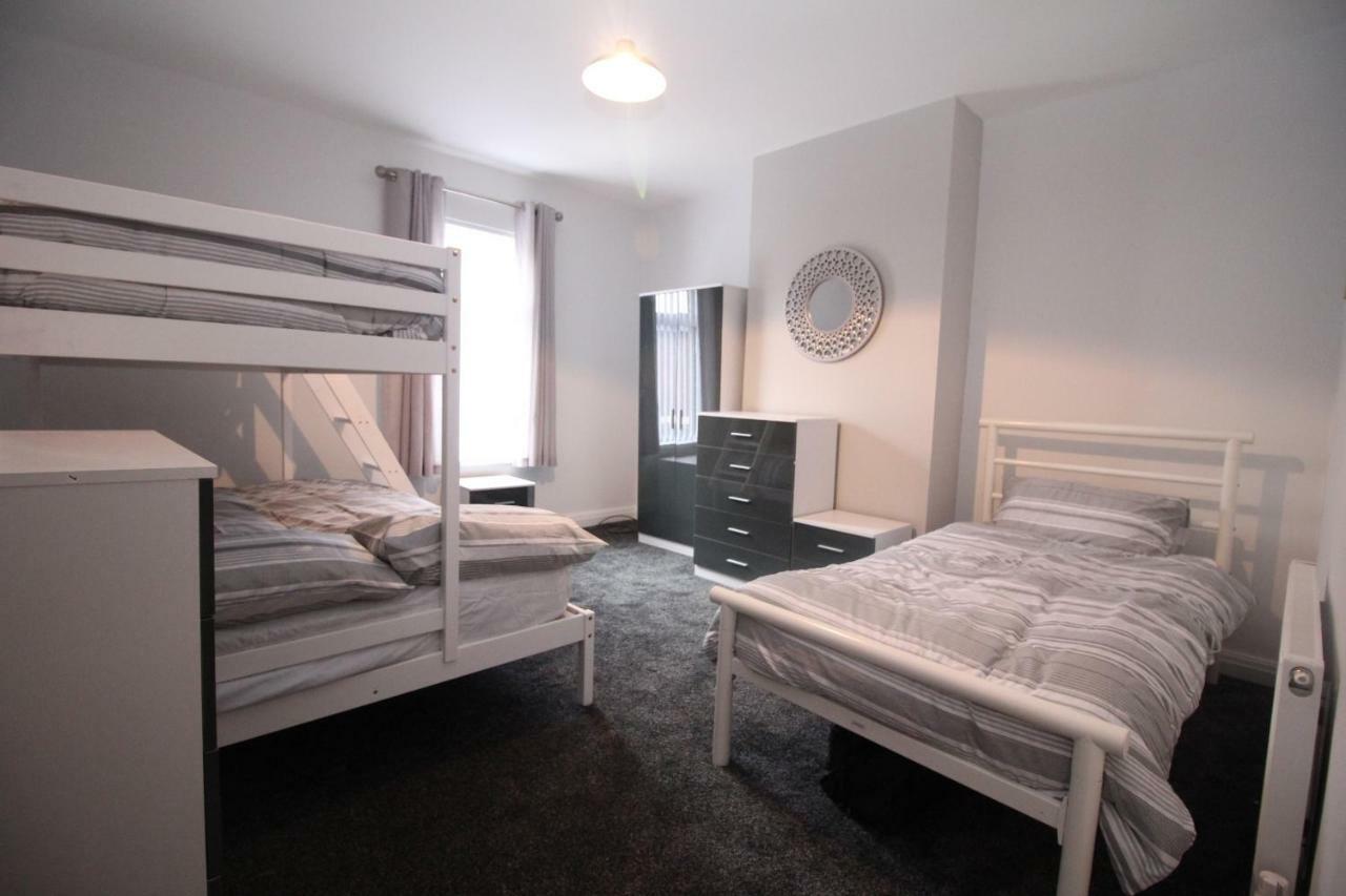 Welcome Home - Close To Town Centre - Full Holiday Home Blackpool Esterno foto